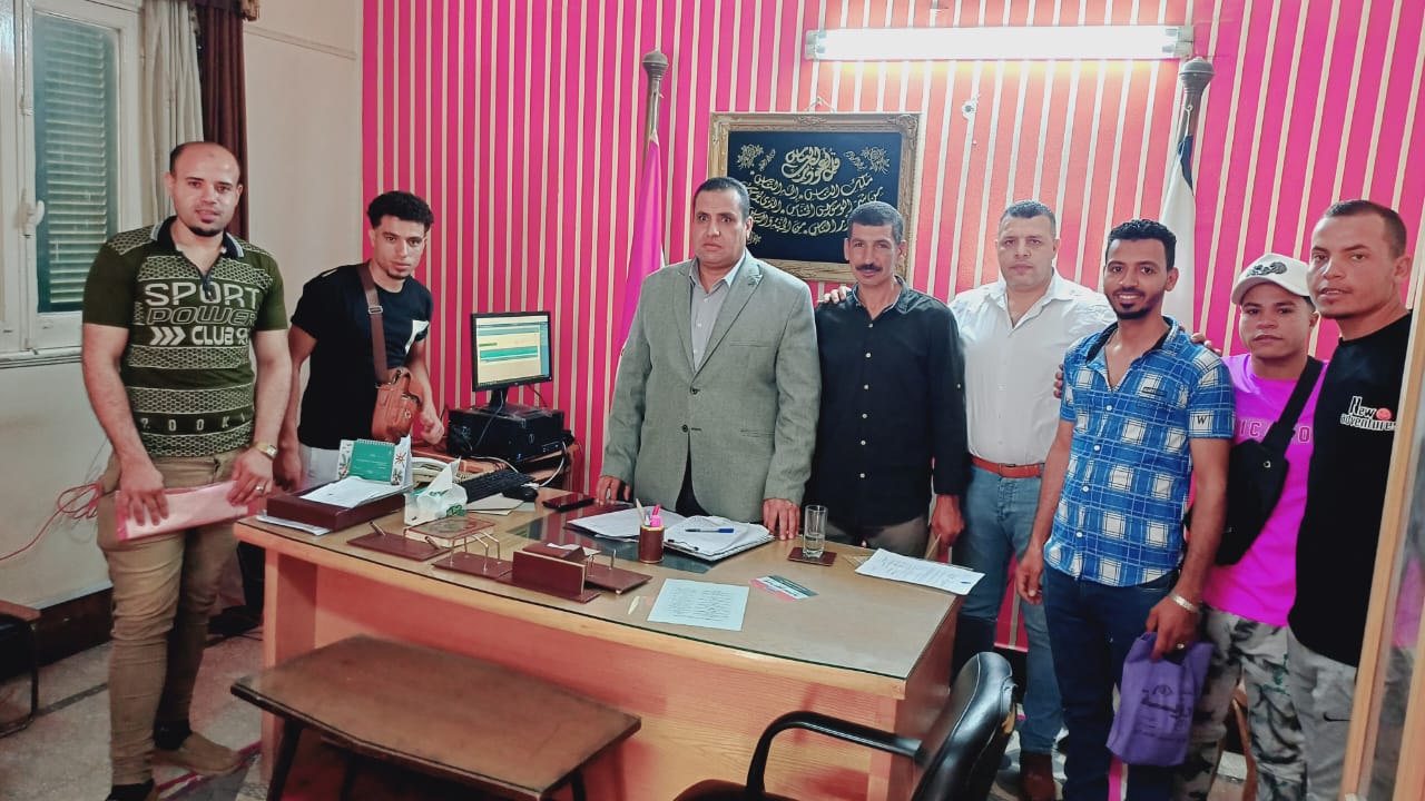 وزير القوى العامله 